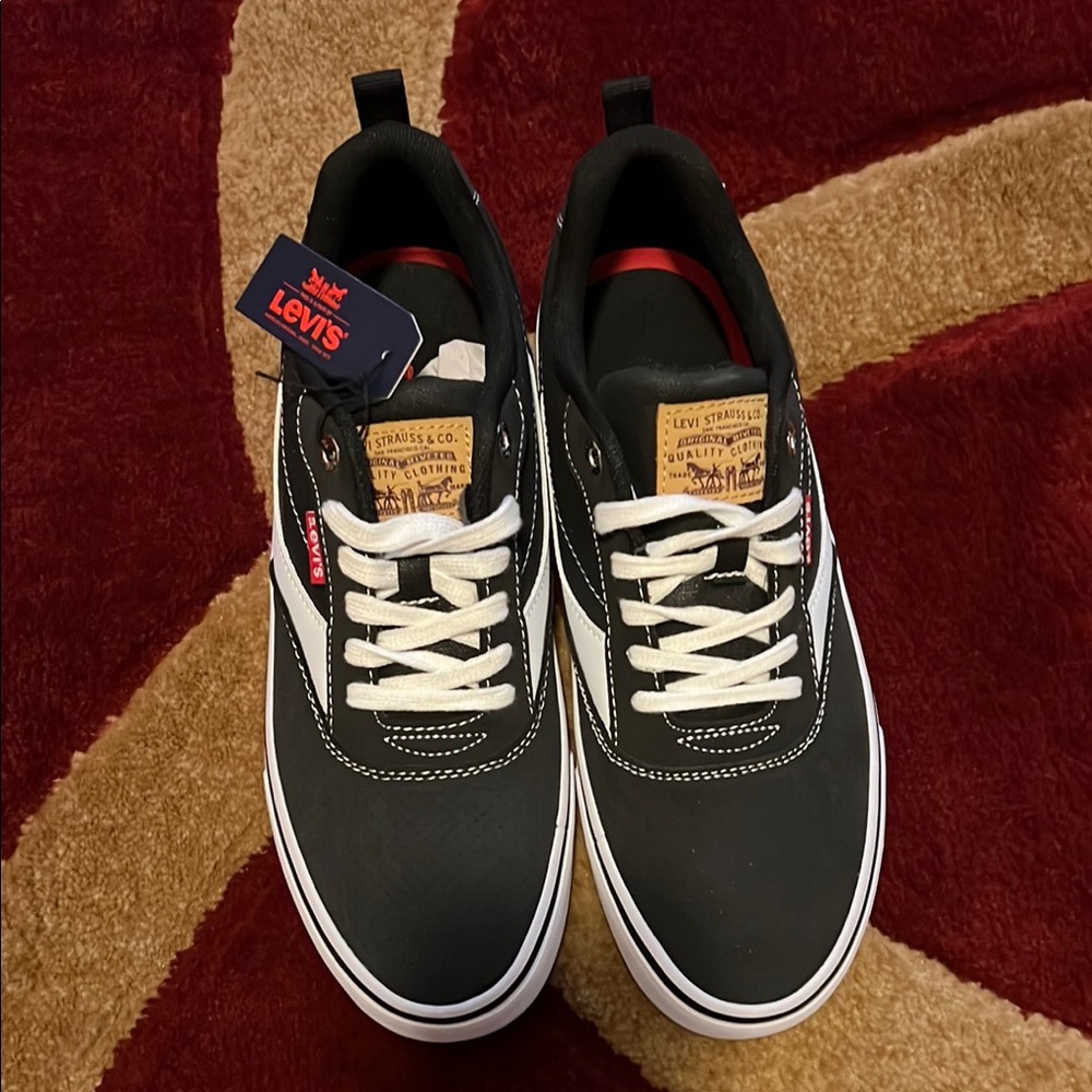 Levi's Black and White Sneakers with Classic Low-Top Design Size 9 1/2